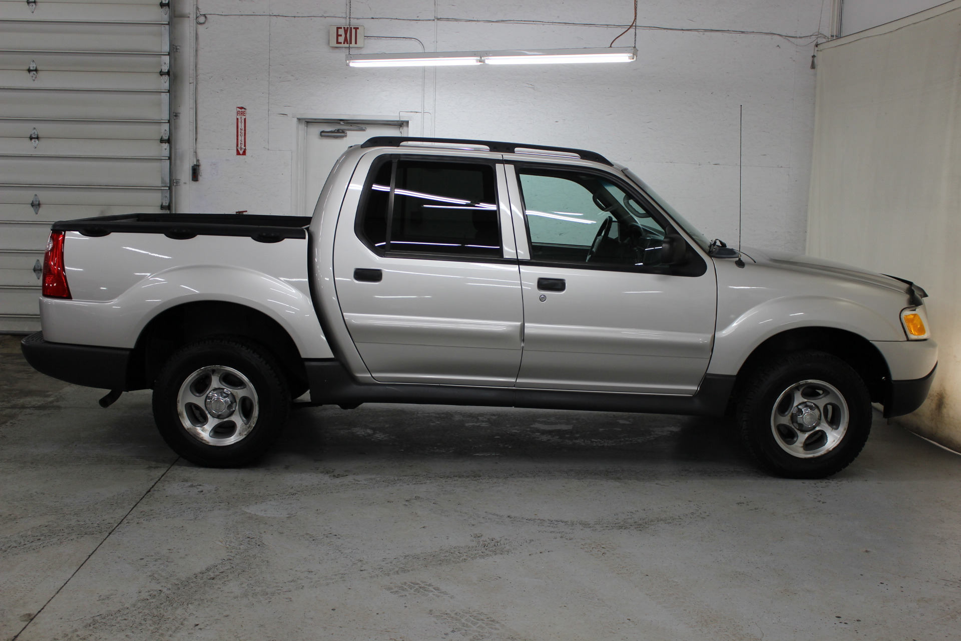 2004 Ford Explorer Sport Trac XLS