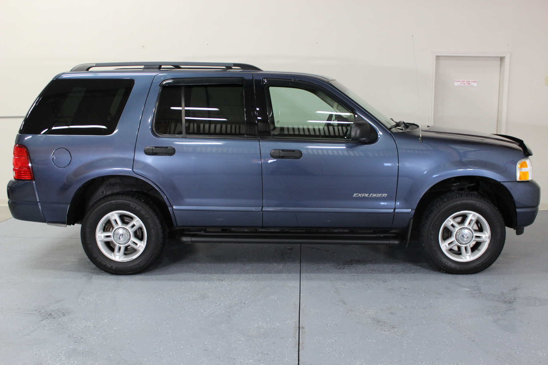 2004 Ford Explorer XLT