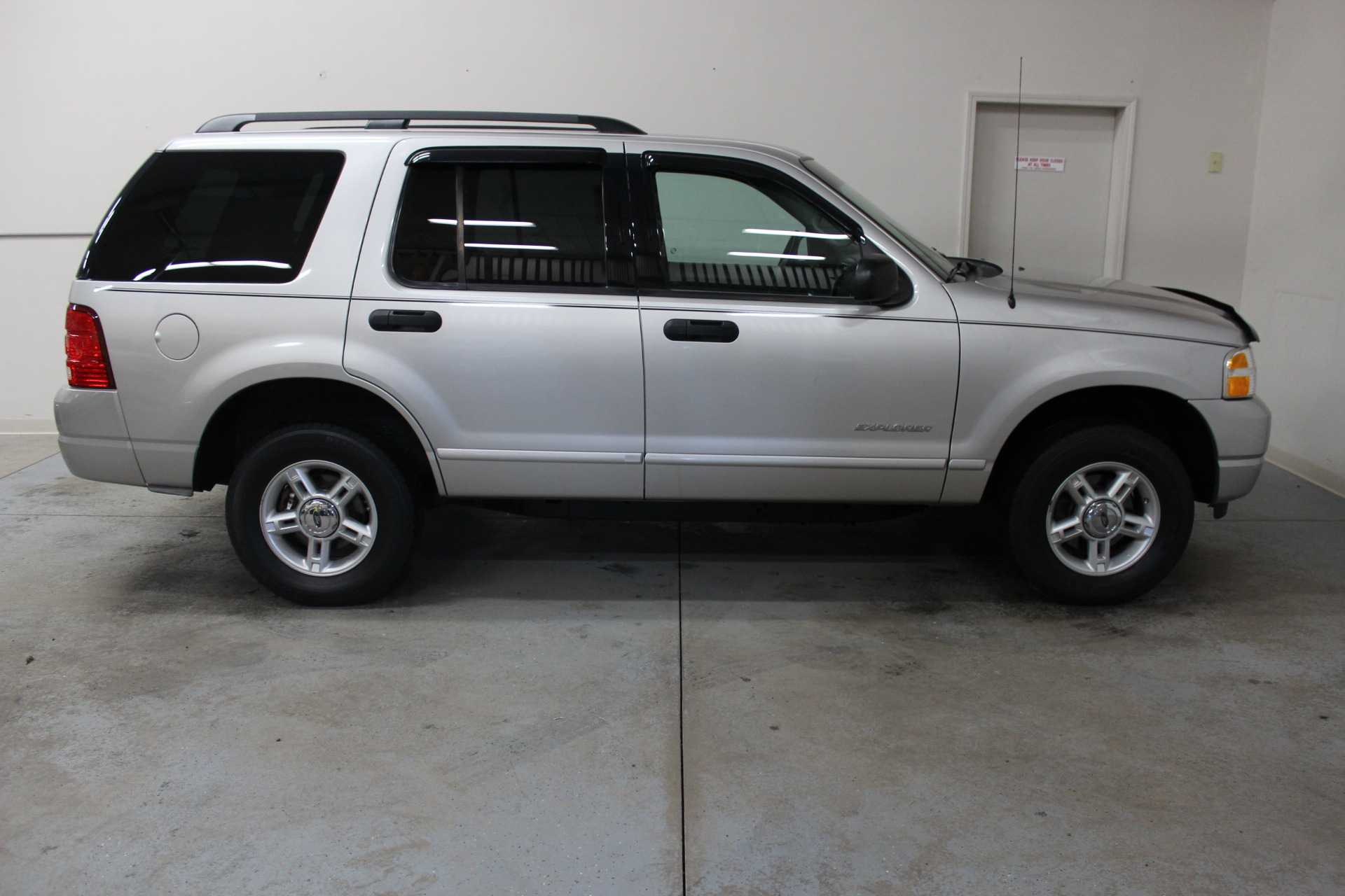 2004 ford explorer xlt