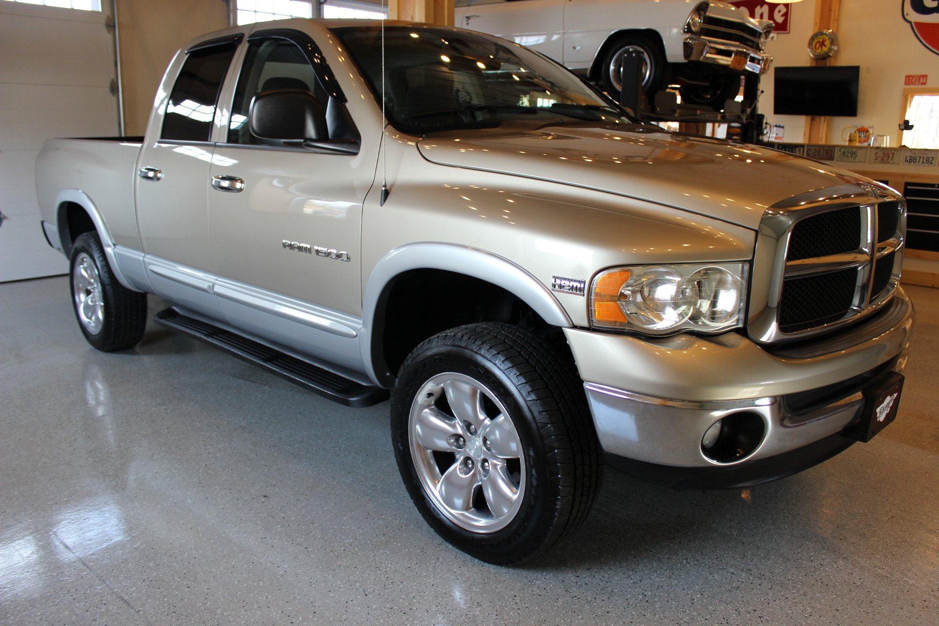 2004 Dodge Ram Pickup 1500 SLT
