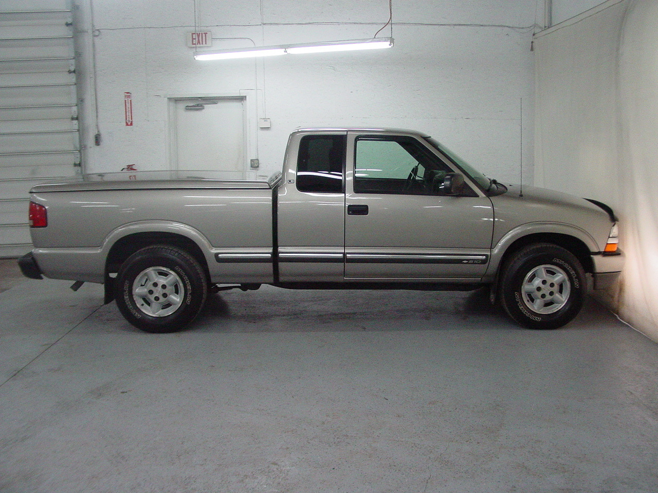 2001 Chevrolet S-10 LS